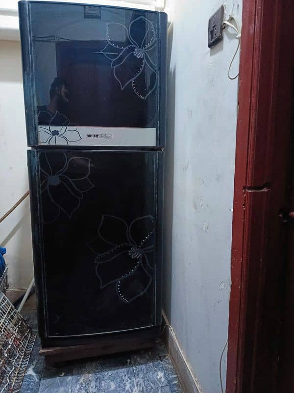 Glass door good condition freezer available for  sale 1