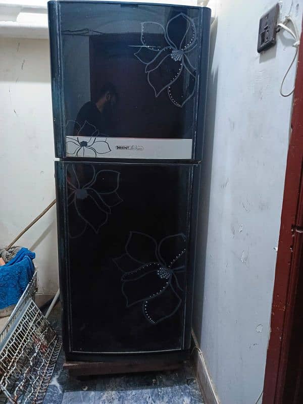 Glass door good condition freezer available for  sale 2