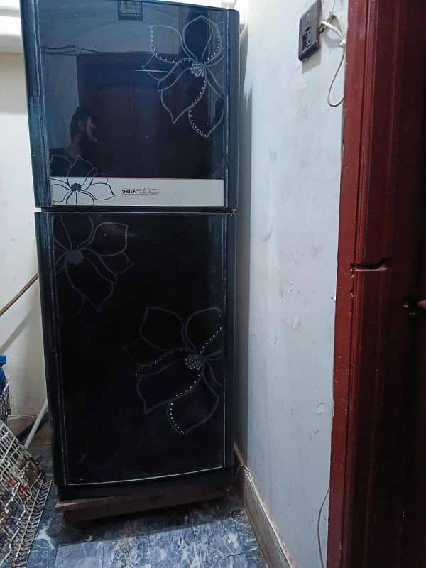 Glass door good condition freezer available for  sale 7