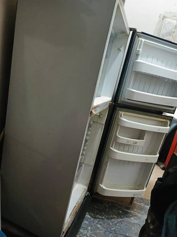 Glass door good condition freezer available for  sale 14