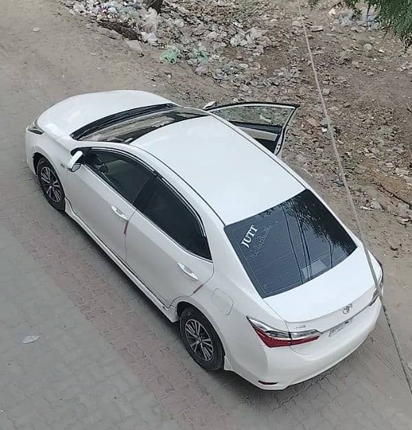 Altis gari 24 hours Rent per available hai whtsap no 03008057403 1