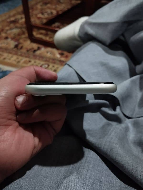 iPhone 11 Non PTA 9