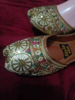 women's leather embroidered fancy khussa