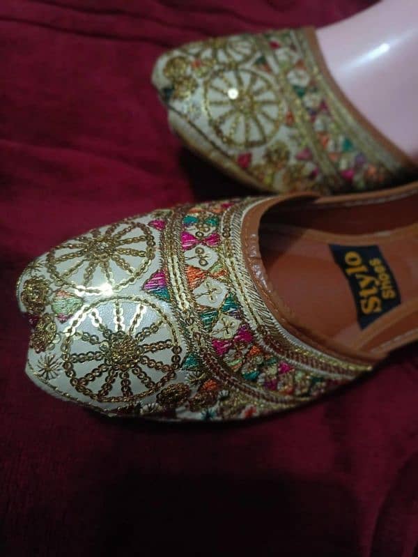 women's leather embroidered fancy khussa 0