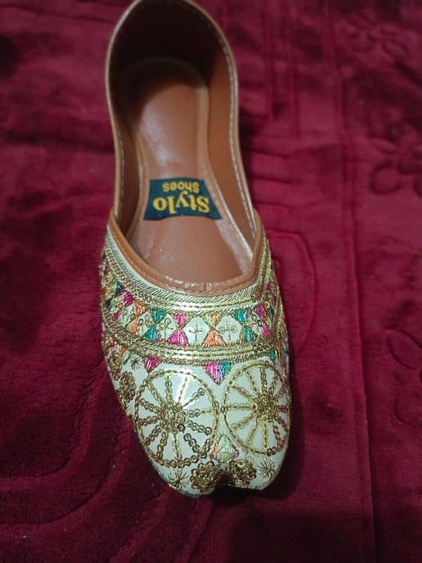 women's leather embroidered fancy khussa 1