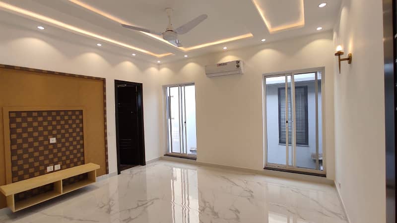 20 Marla Modern Luxury Design Beautifull House For Rent In DHA Phase 5 8