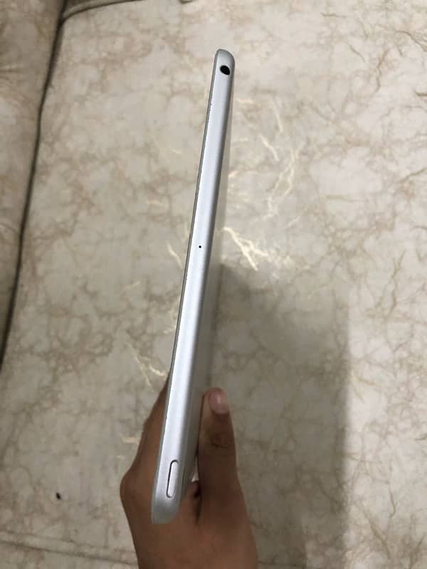 iPad 8 gen 32gb with Apple Pencil 7