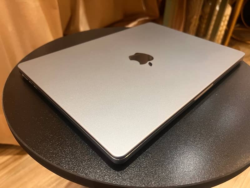 Macbook Pro M1 Pro - 1TB 16GB Space Grey 14 inch 2