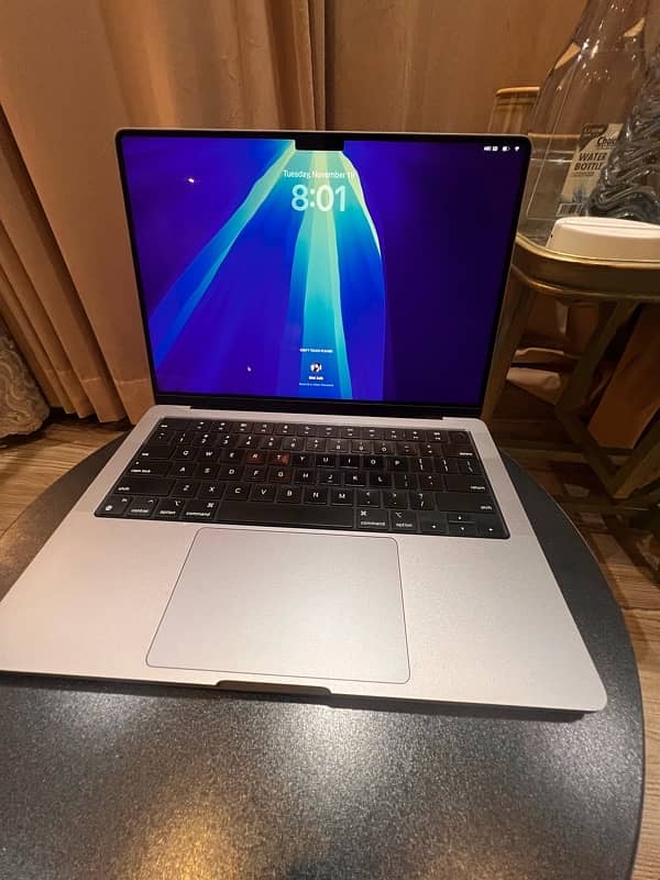 Macbook Pro M1 Pro - 1TB 16GB Space Grey 14 inch 8