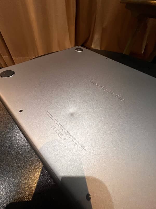 Macbook Pro M1 Pro - 1TB 16GB Space Grey 14 inch 11