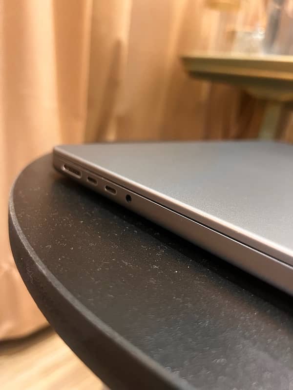 Macbook Pro M1 Pro - 1TB 16GB Space Grey 14 inch 15