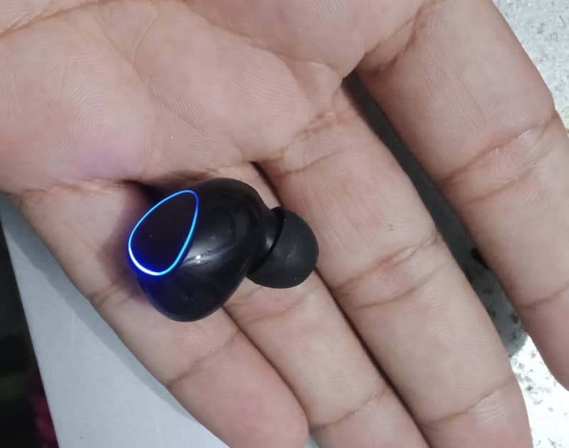 Airbuds brand new just for Rs. 999 7