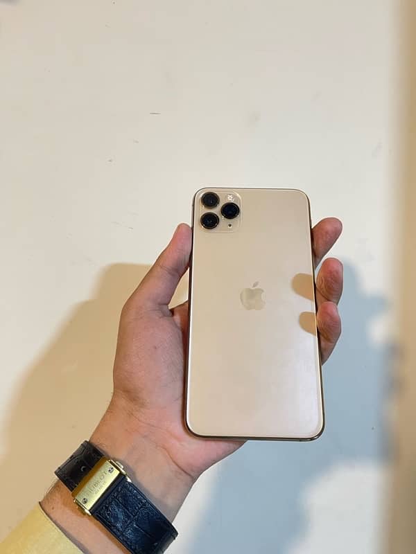 iPhone 11 pro max 64gb pta aproved 3