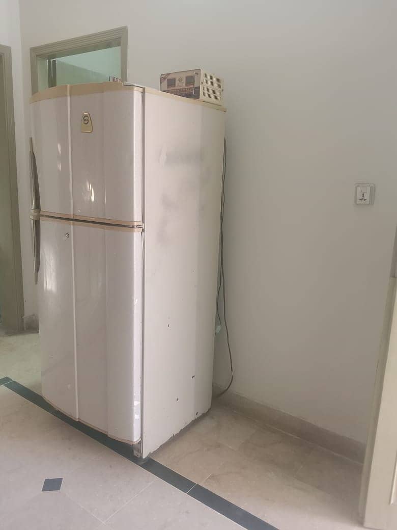 Medium Size Pel Refrigerator For Sell 2