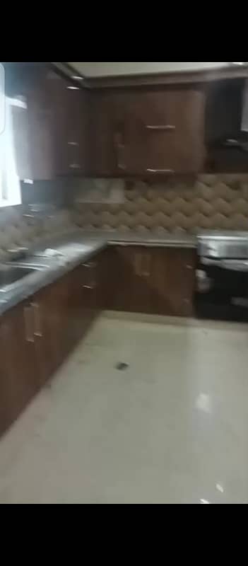 400 syds 3 bed dd first floor avyailable for sale 8