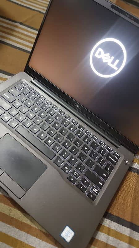 Dell Latitude 7400 Touch screen Laptop 1