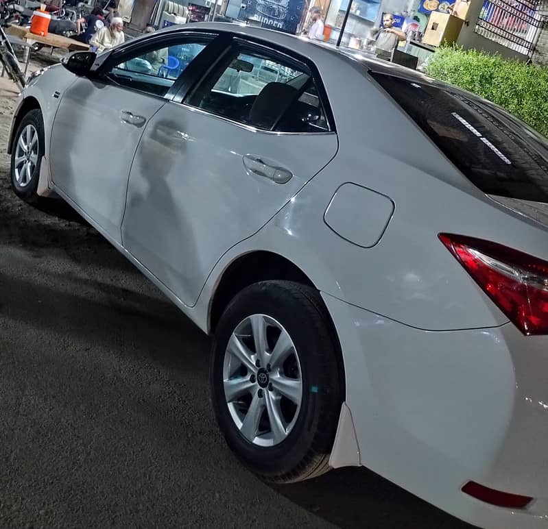 Toyota Corolla Altis 2017 3