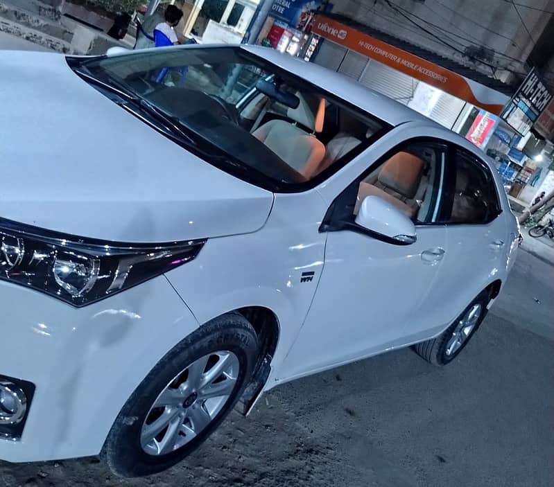 Toyota Corolla Altis 2017 4