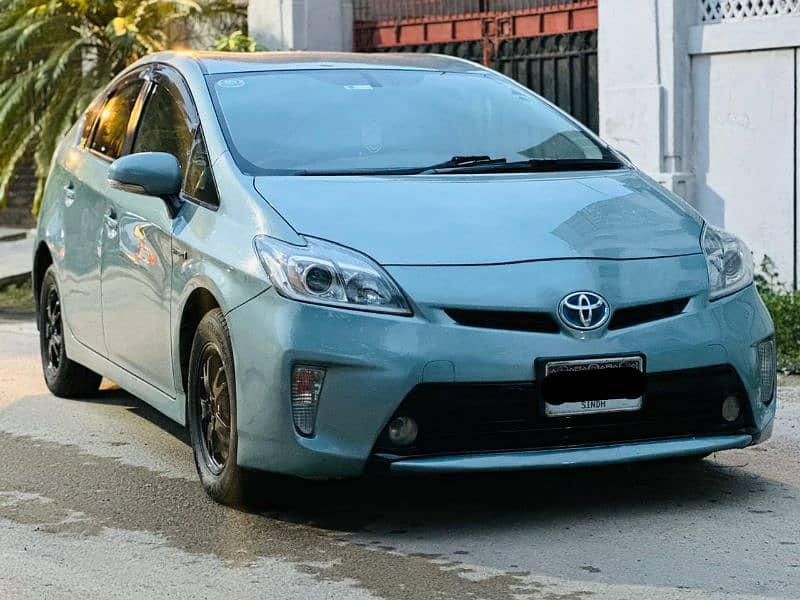 Toyota Prius 2014 1