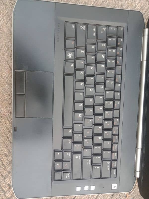 dell latitude corei5 8gb ram 250 gb rom no fault 3