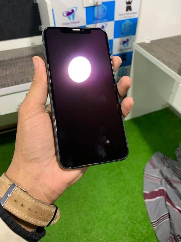 I phone Xs max 64/ factory unlocked all ok 0