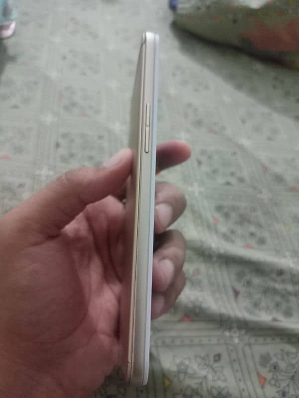 oppo f1s 4/64 urgent sale Karna hay please contact 2