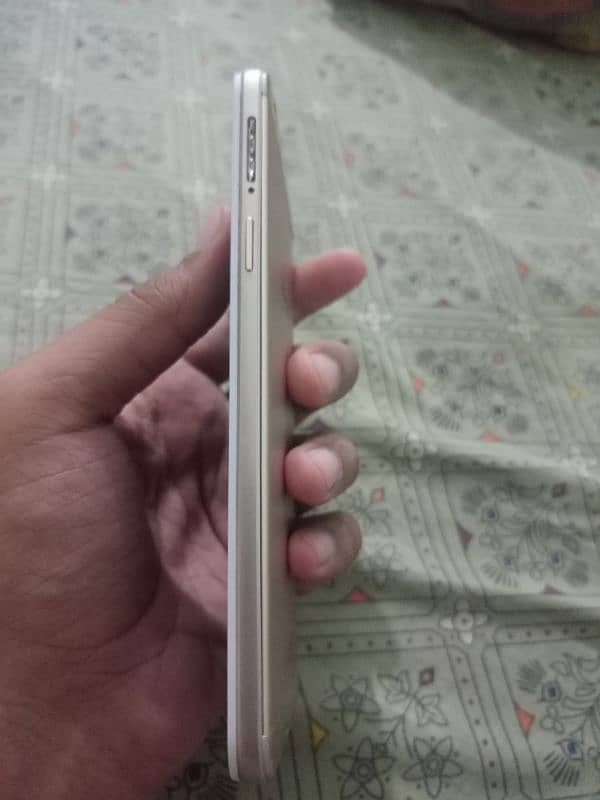 oppo f1s 4/64 urgent sale Karna hay please contact 3