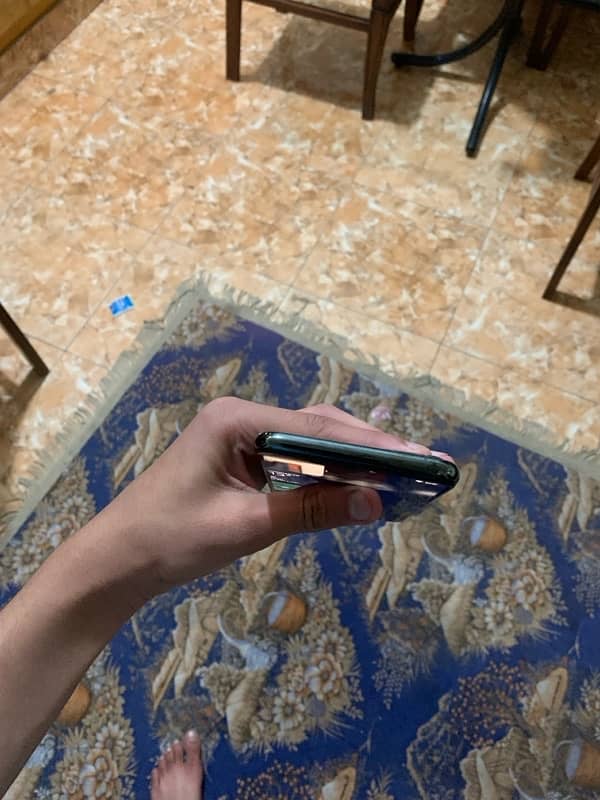 iphone 11 pro max 5