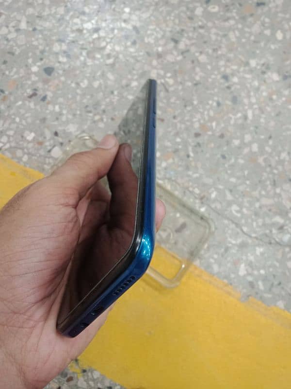 Infinix Smart six 3/64 condition 10/10 he daba charger 2