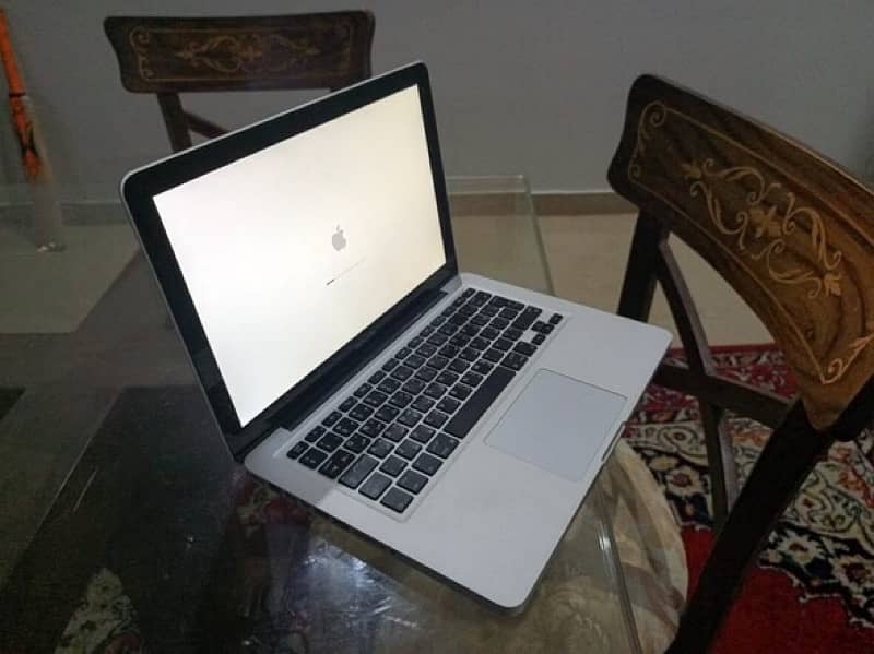 Apple mac book  pro 203 5