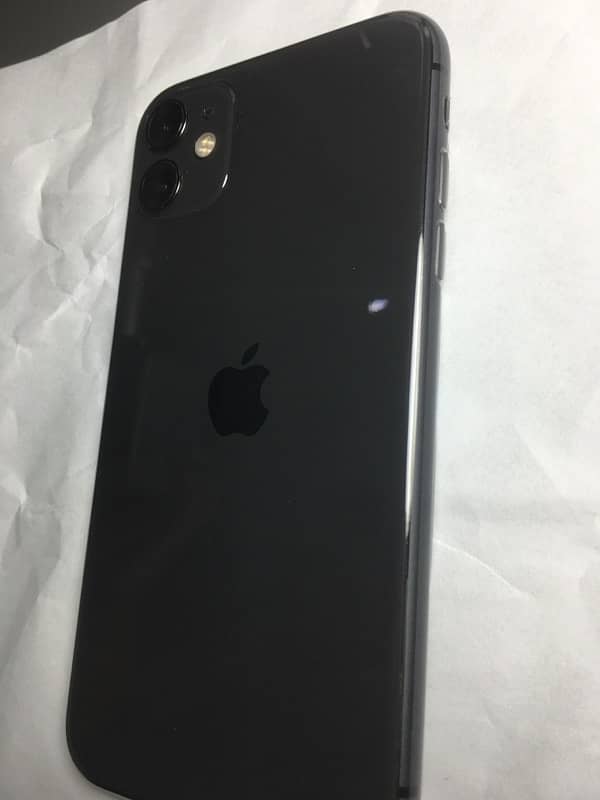 iphone 11 , 128 GB , battery health  92 % , PTA approved 5