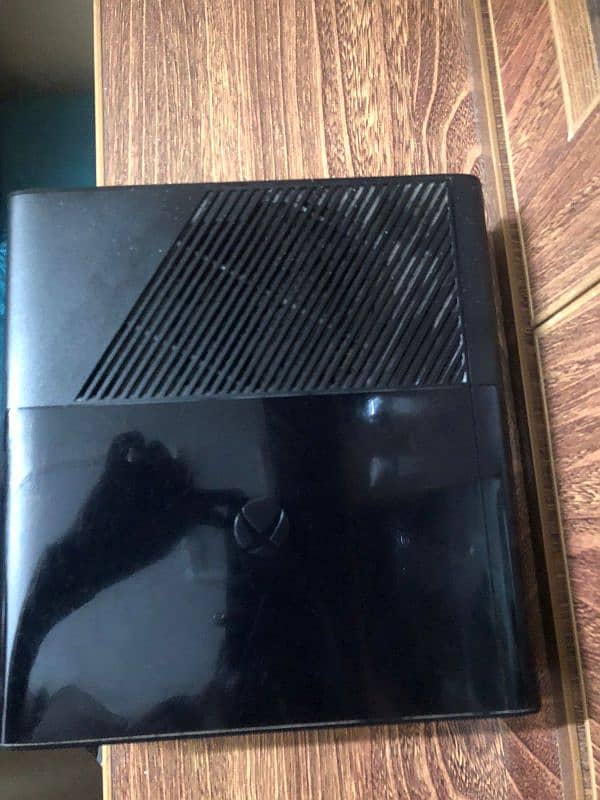 Xbox 360 slim 1