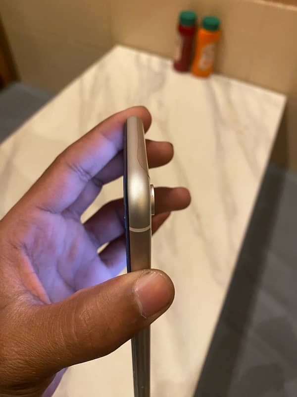 iPhone XR 64Gb 3