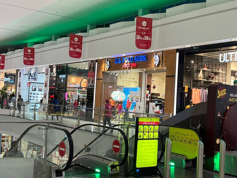 Best Plaza International Brand High Rented Shops Like Centaurus 8