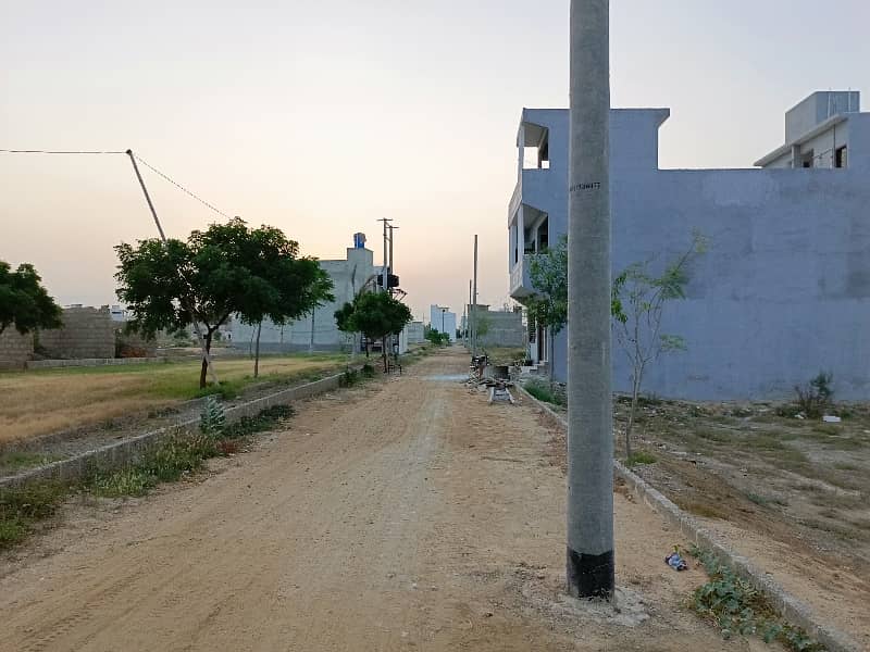 120 Sq Yard West Open Park Facing Plot for sale in PIR AHMED ZAMAN BLOCK 1 1