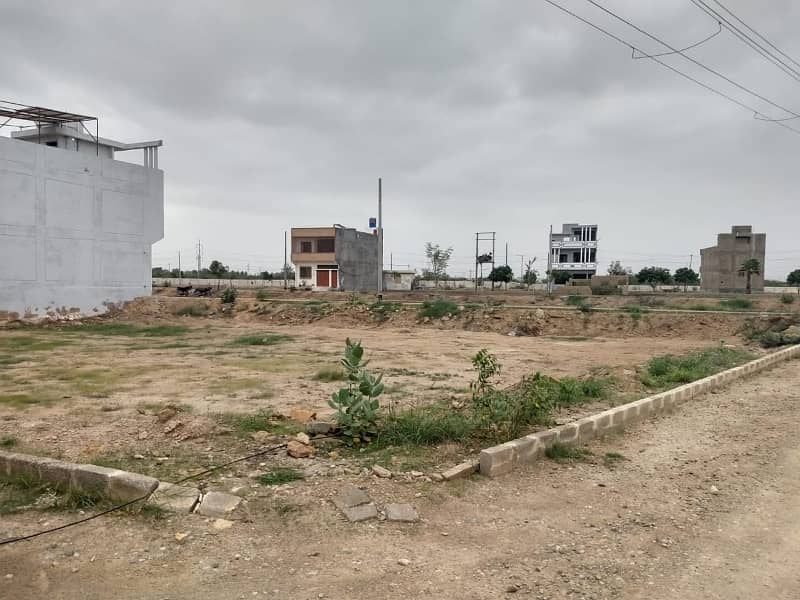 120 Sq Yard West Open Park Facing Plot for sale in PIR AHMED ZAMAN BLOCK 1 5