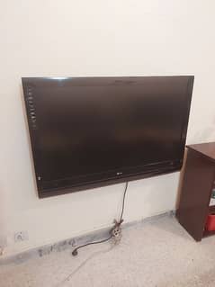 LCD TV 47 inch