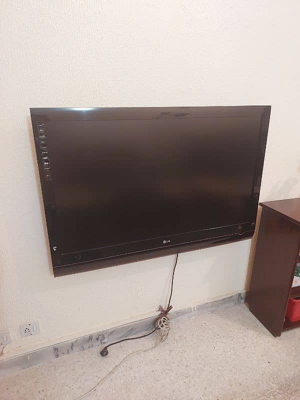 LCD TV 47 inch 0