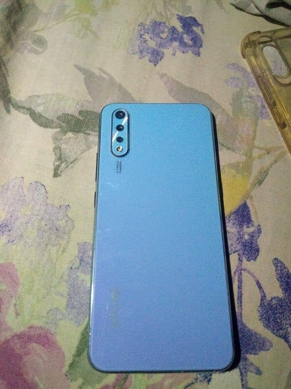 vivo s1 8\256 3