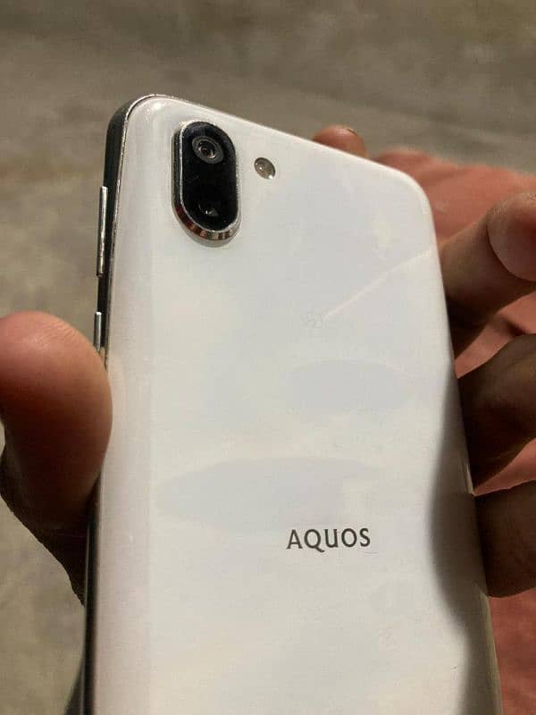 aquos r2 pta approved 4 64 full lush condition 0