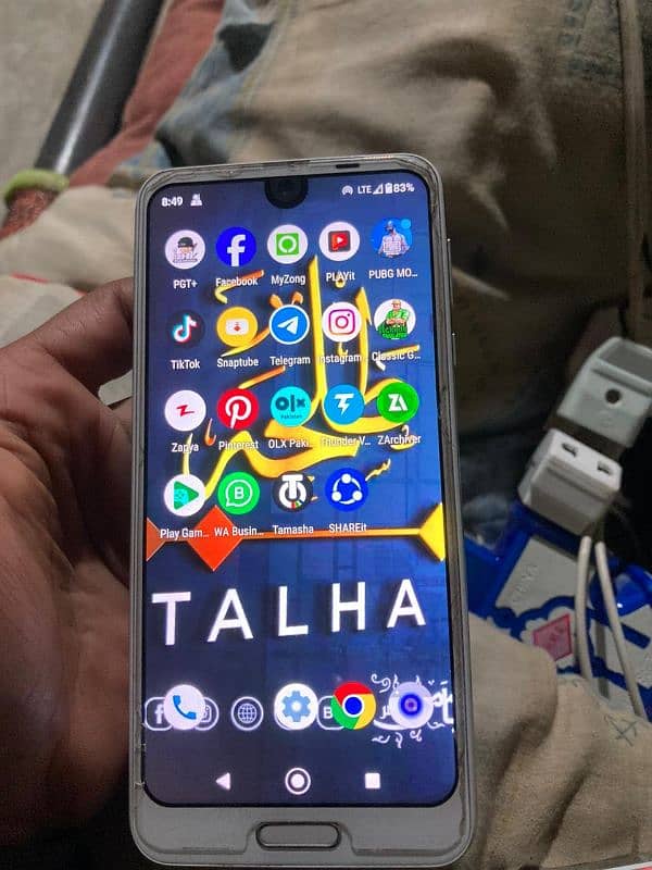 aquos r2 pta approved 4 64 full lush condition 3