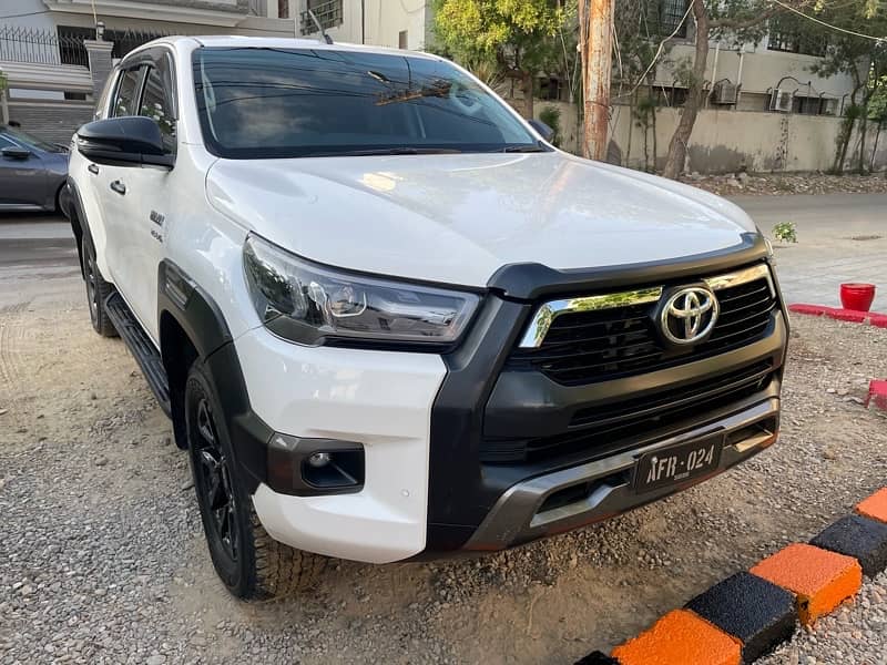 hilux revo rocco 2023 3