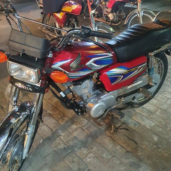 Honda 125 lush condition 2022 model 9