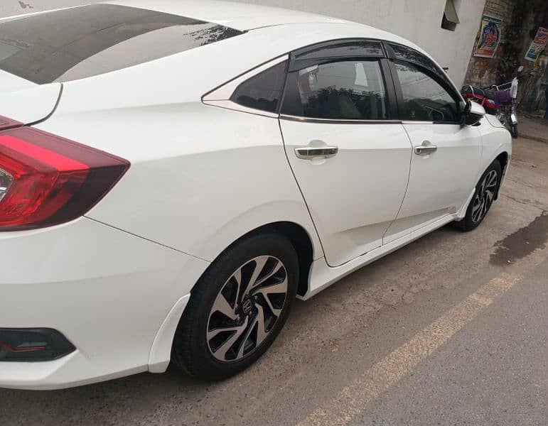 Honda Civic VTi Oriel Prosmatec 2018 Total Geniune 1