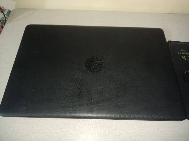 Laptop HP i3/7 genrtion 8 Ram 128 S. S. D 1