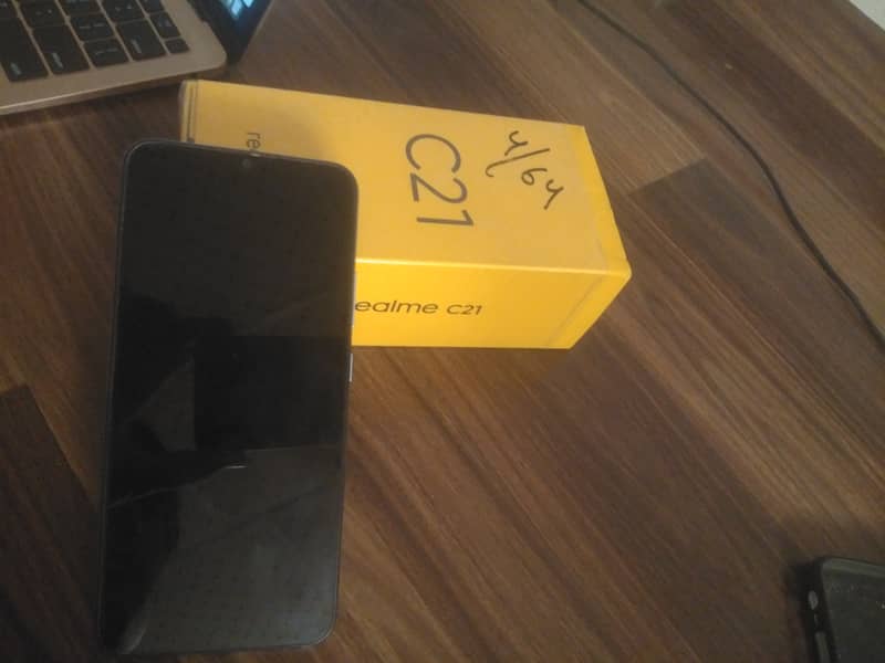 Realme C21 4gb RAM (with box) 0