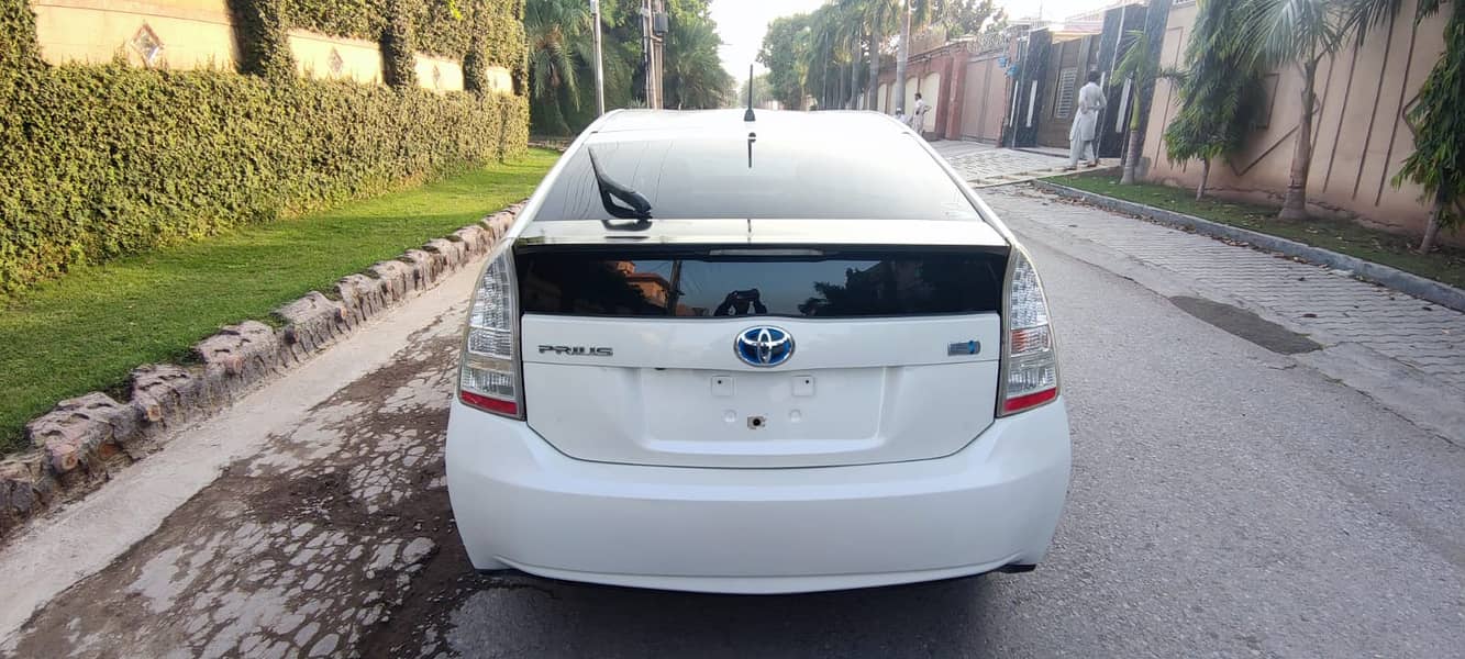 Toyota Prius G Touring Selection 1.8 2010 1