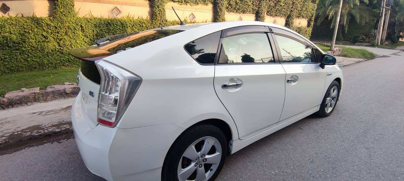 Toyota Prius G Touring Selection 1.8 2010 4