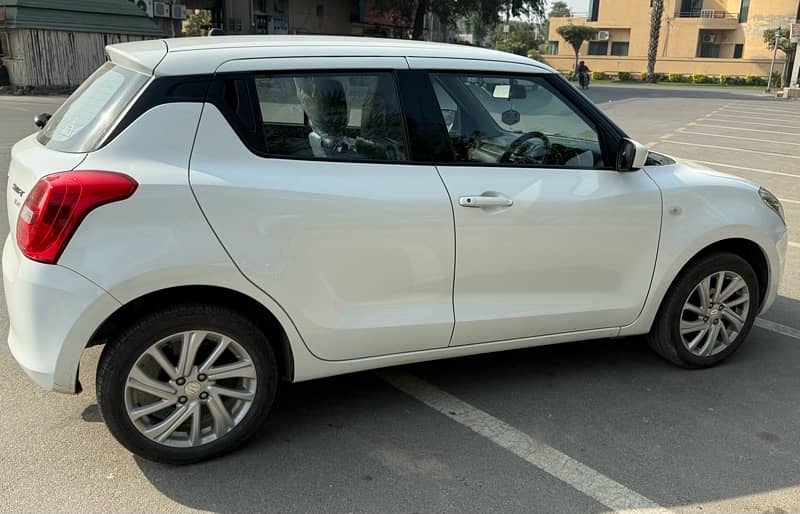 Suzuki Swift GL CVT 2023 2