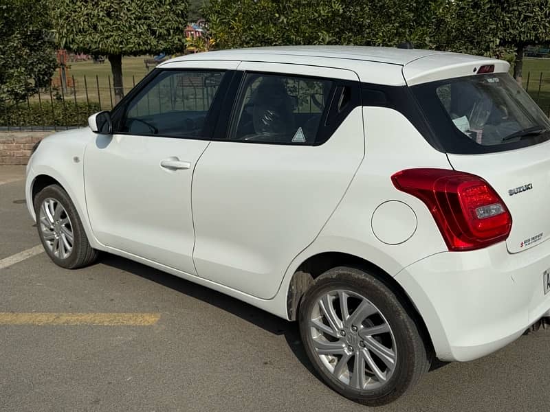 Suzuki Swift GL CVT 2023 3